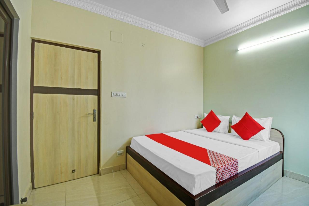 Oyo Flagship 84655 S S Guest House 加尔各答 外观 照片