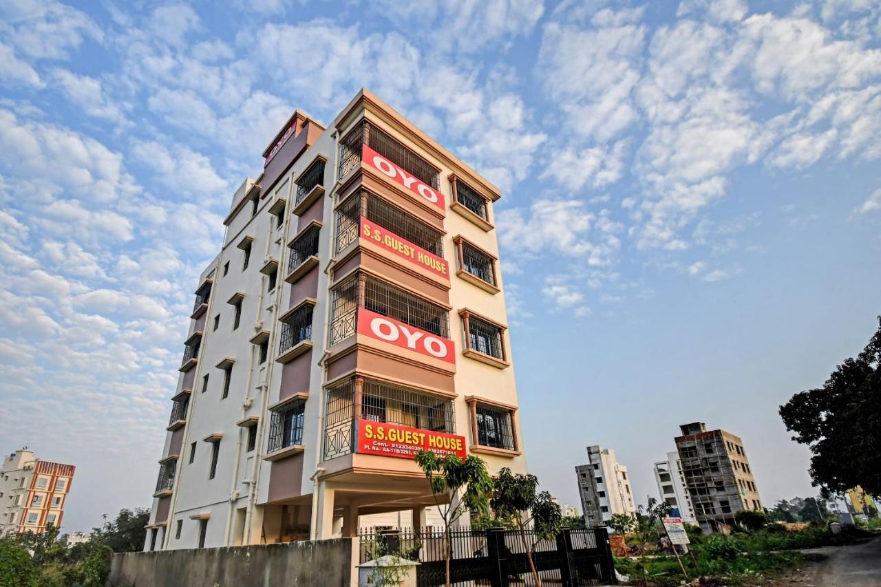 Oyo Flagship 84655 S S Guest House 加尔各答 外观 照片